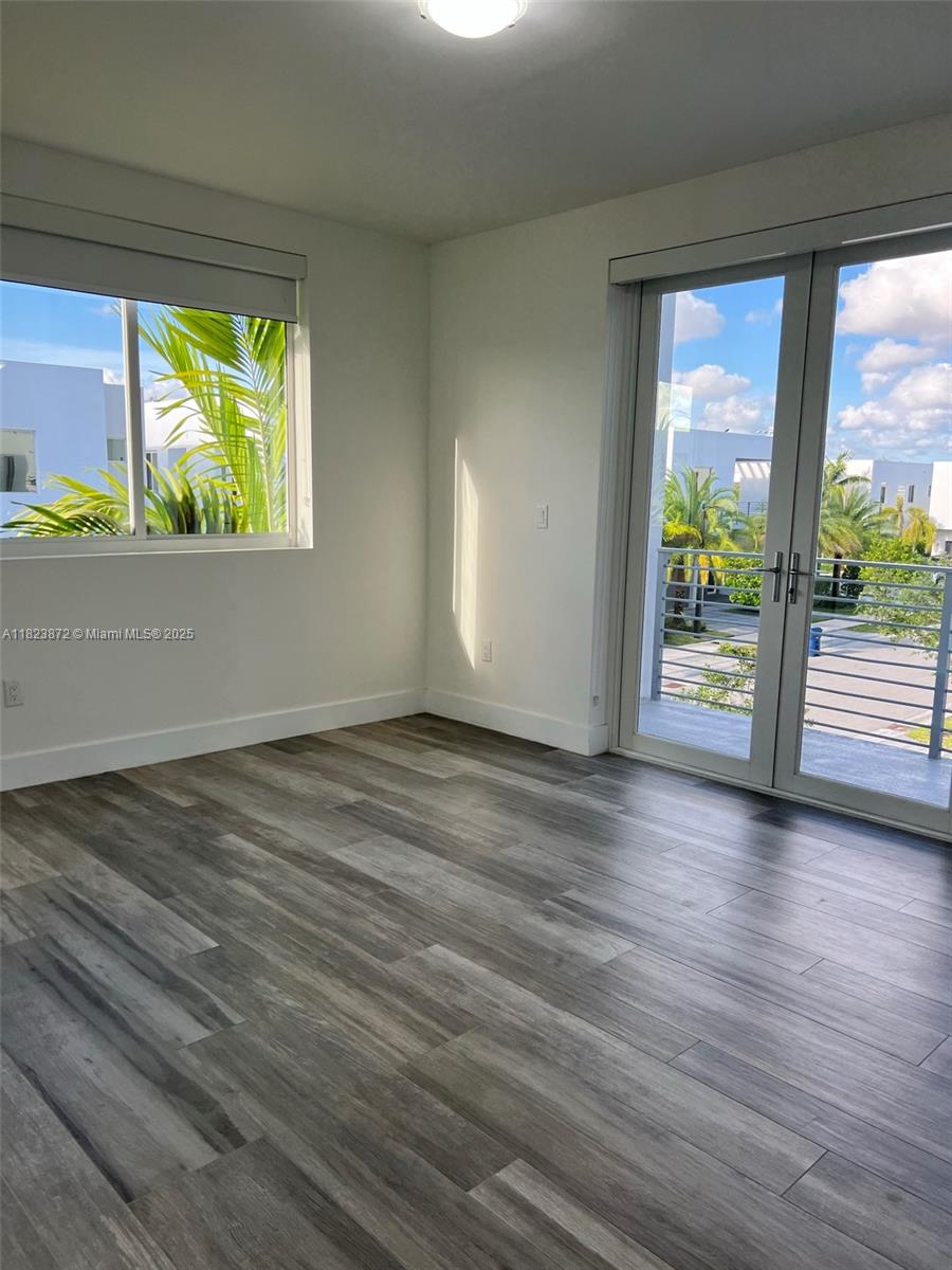 Residential, Doral, Florida image 19
