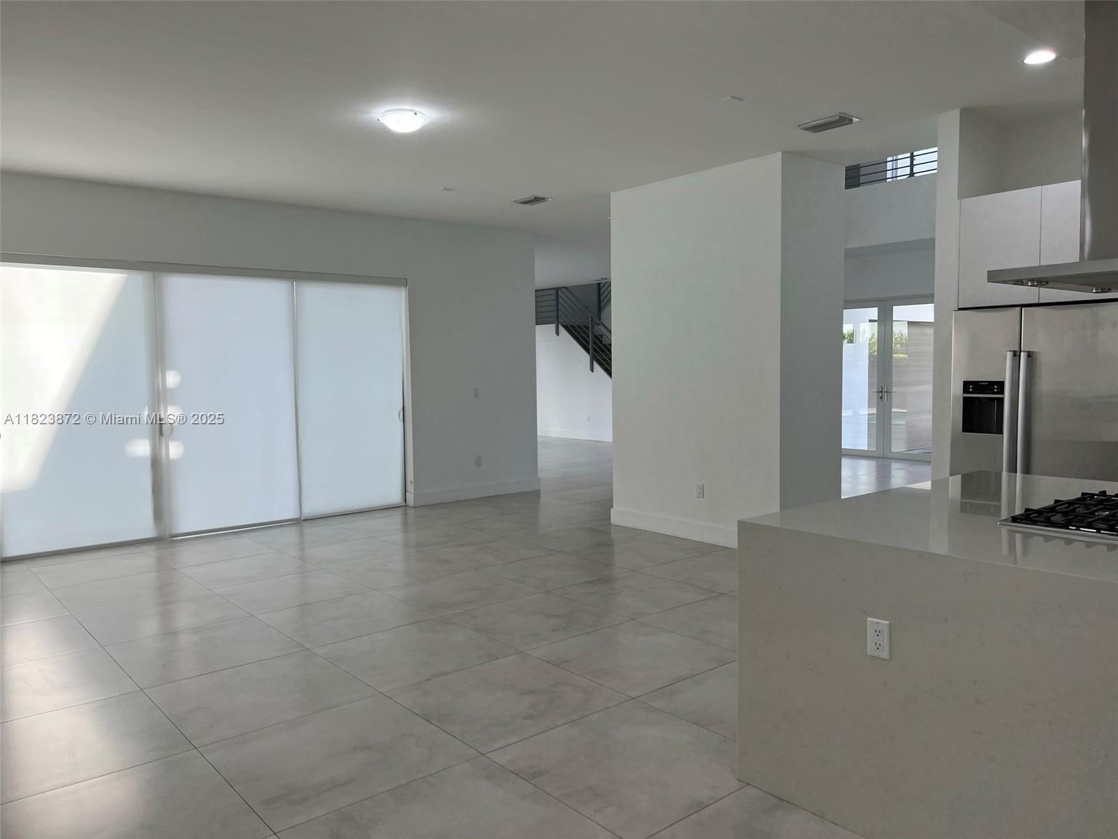 Residential, Doral, Florida image 2