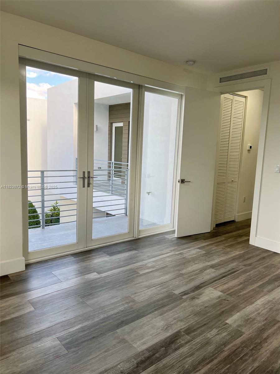 Residential, Doral, Florida image 21