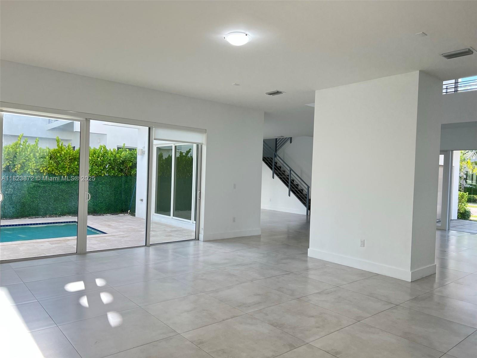 Residential, Doral, Florida image 4