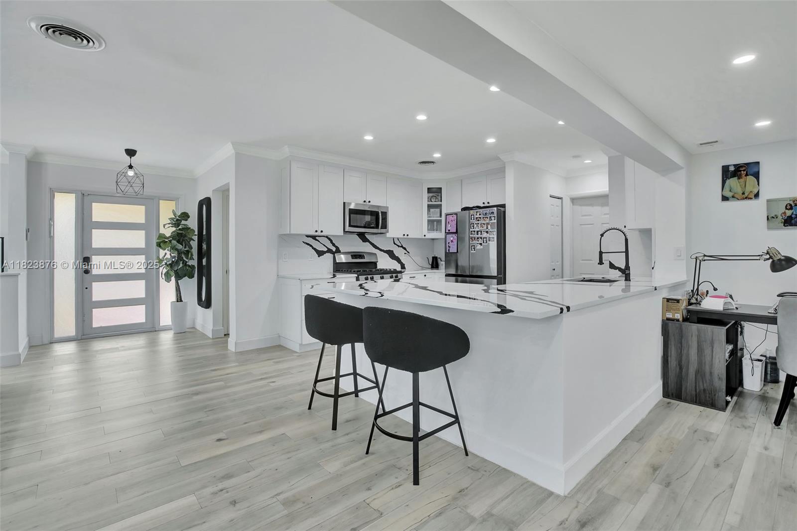 4117 Mckinley St, Hollywood, Florida image 3