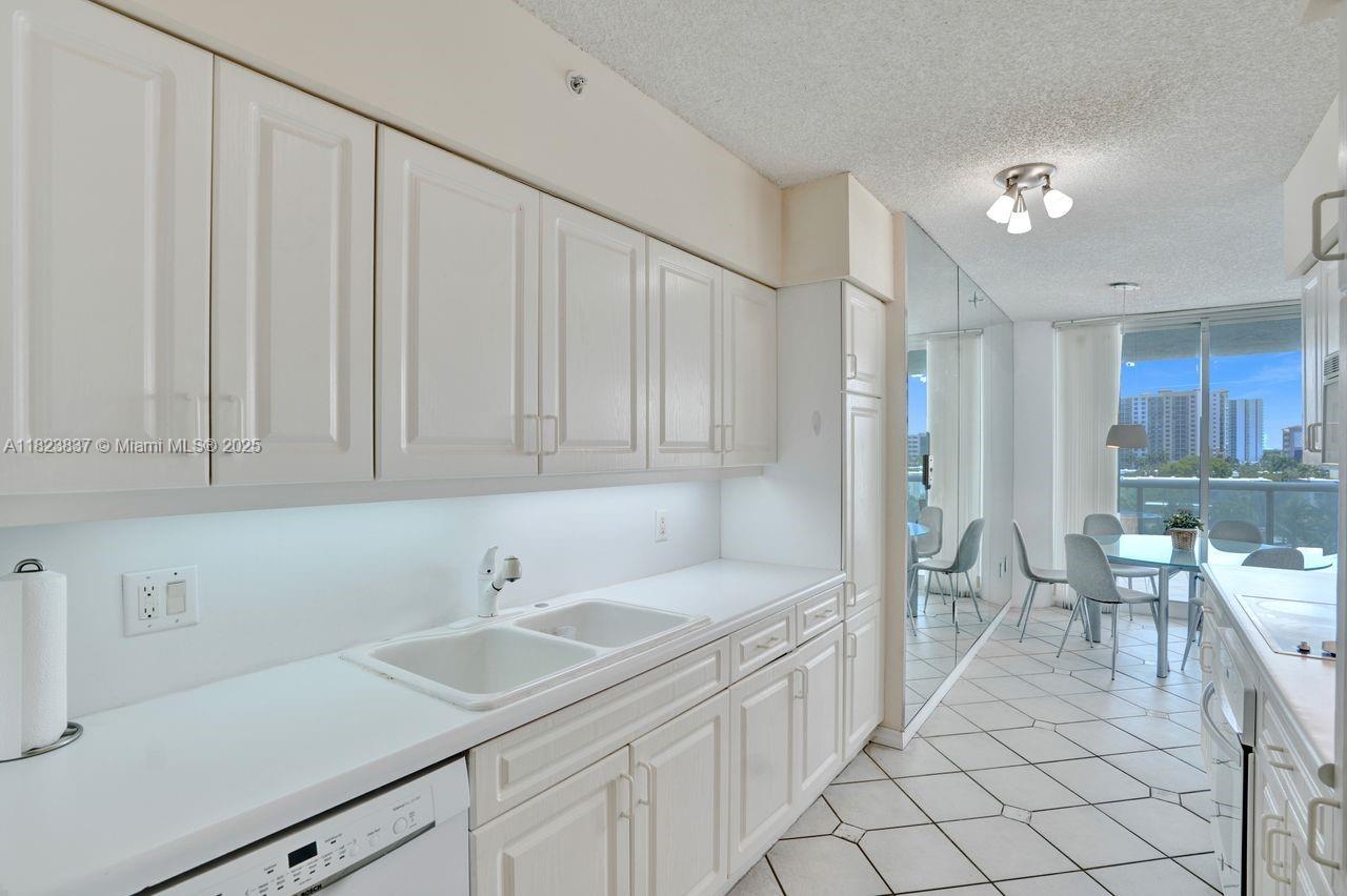 16400 Collins Ave #544, Sunny Isles Beach, Florida image 9
