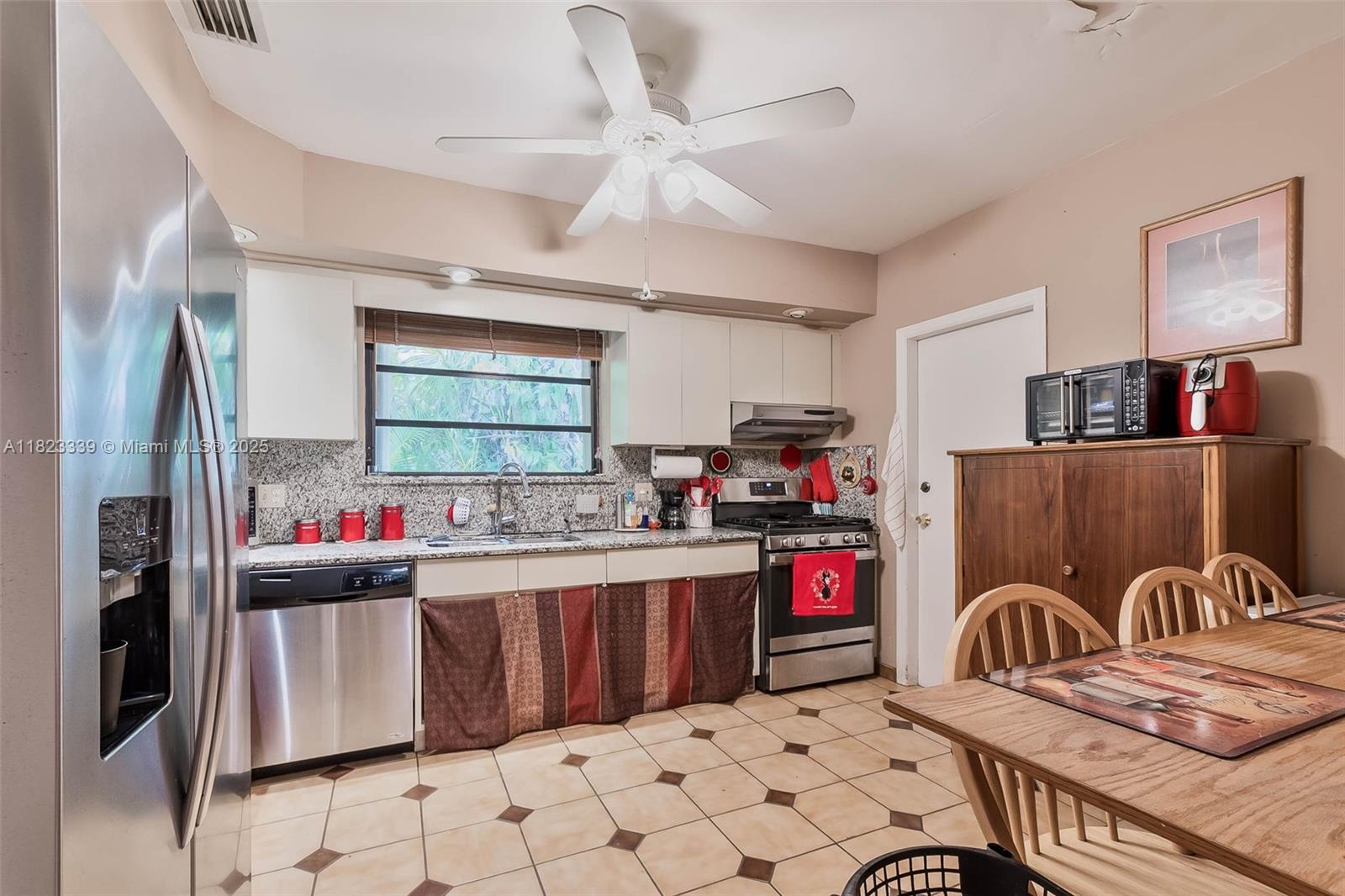 9064 Garland Ave, Surfside, Florida image 13