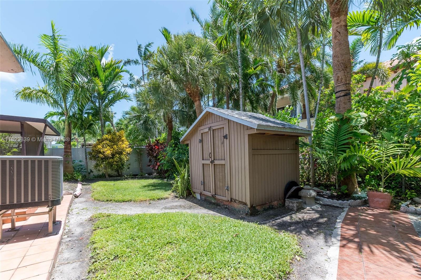 9064 Garland Ave, Surfside, Florida image 18