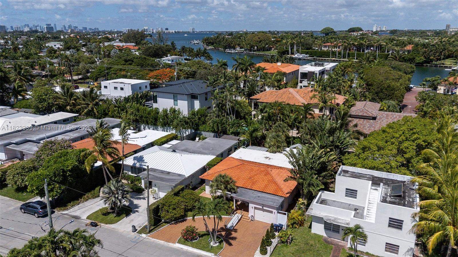 9064 Garland Ave, Surfside, Florida image 23