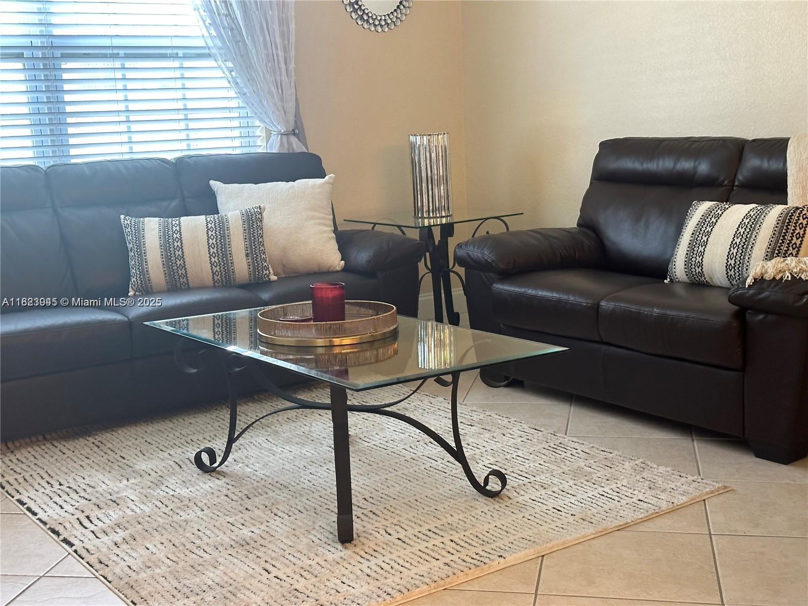 1520 Mckinley St #103E, Hollywood, Florida image 2