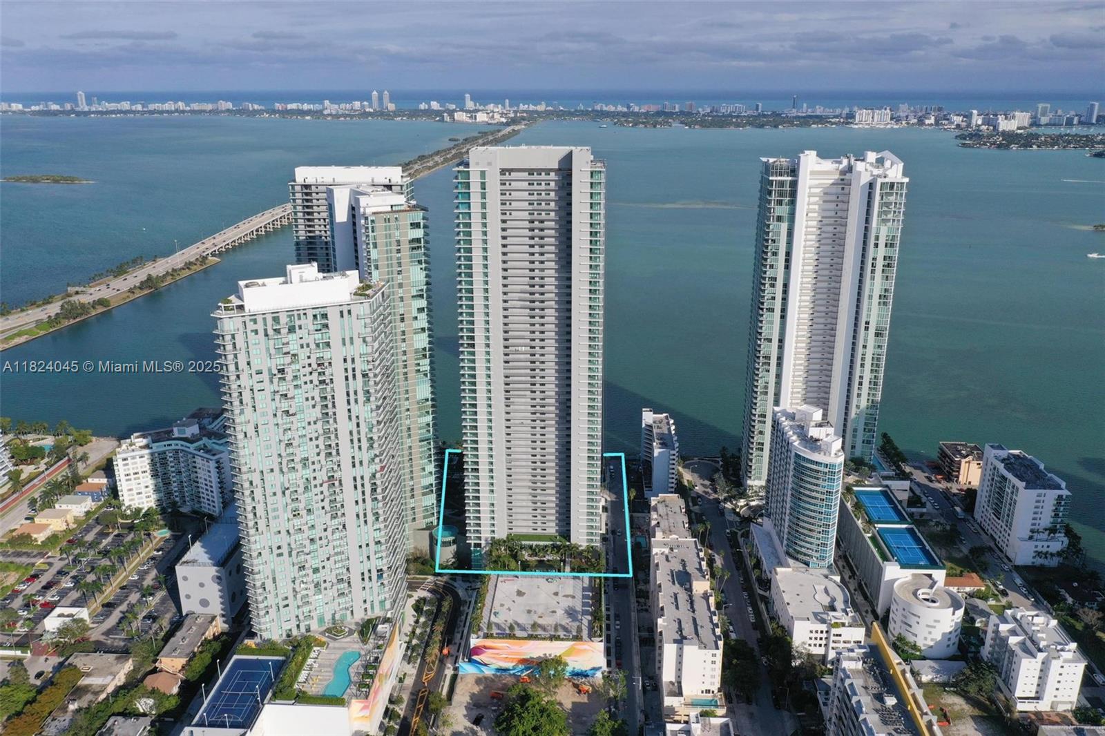 Condo for Sale in Miami, FL