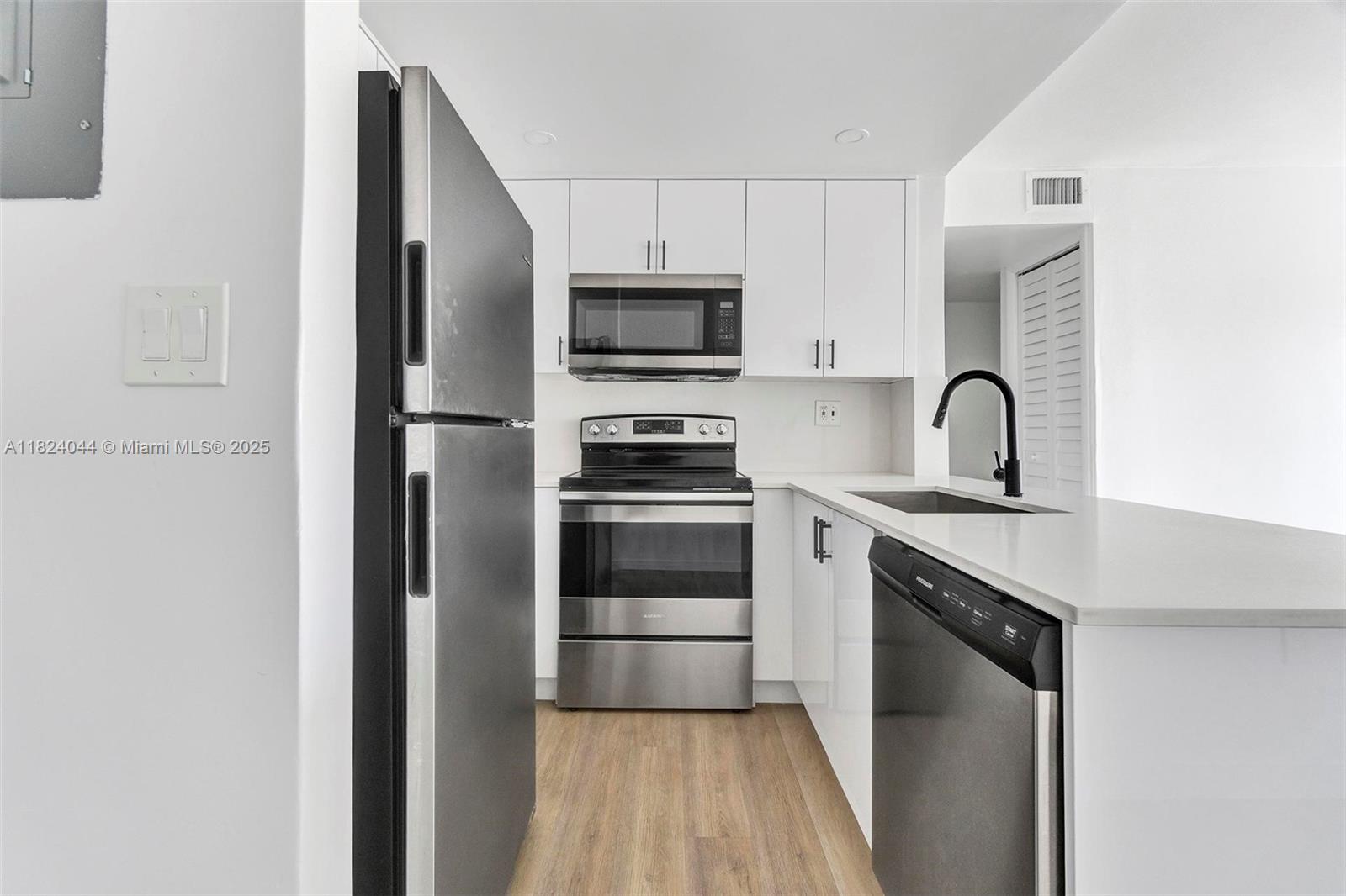 Property photo # 0