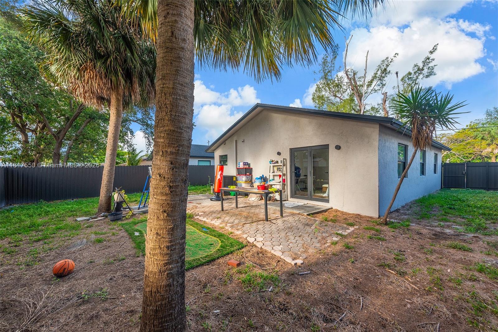 309 SE 3rd Ave, Hallandale Beach, Florida image 26