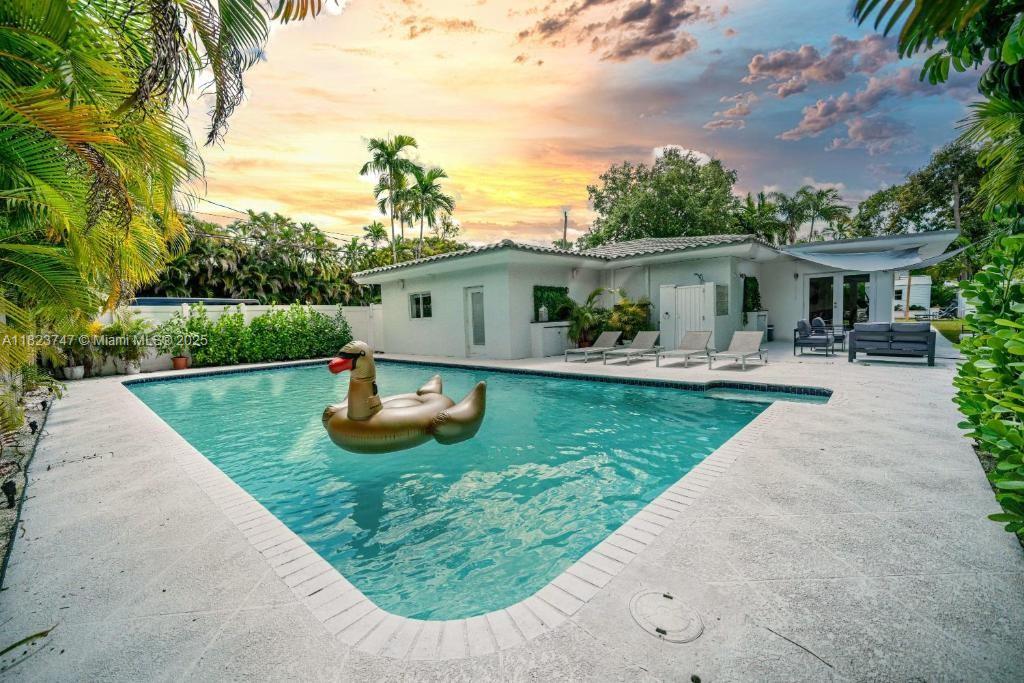 11530 NE 7th Ave, Biscayne Park, Florida image 20