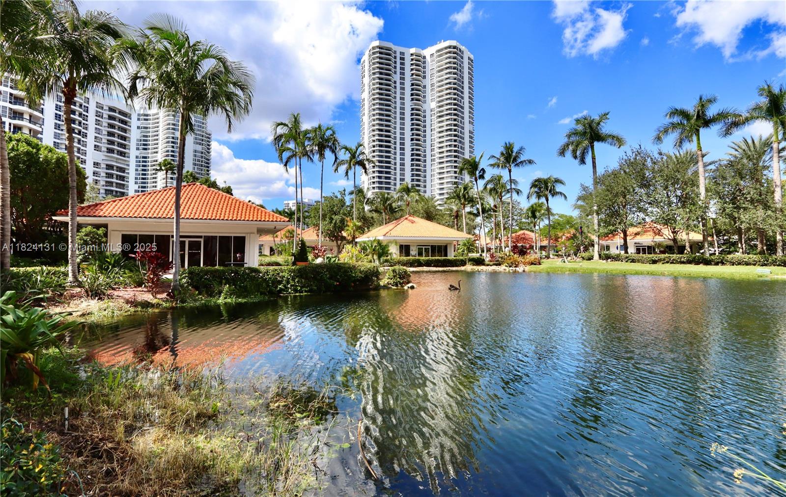 3575 Mystic Pointe Dr, Aventura, Florida image 12