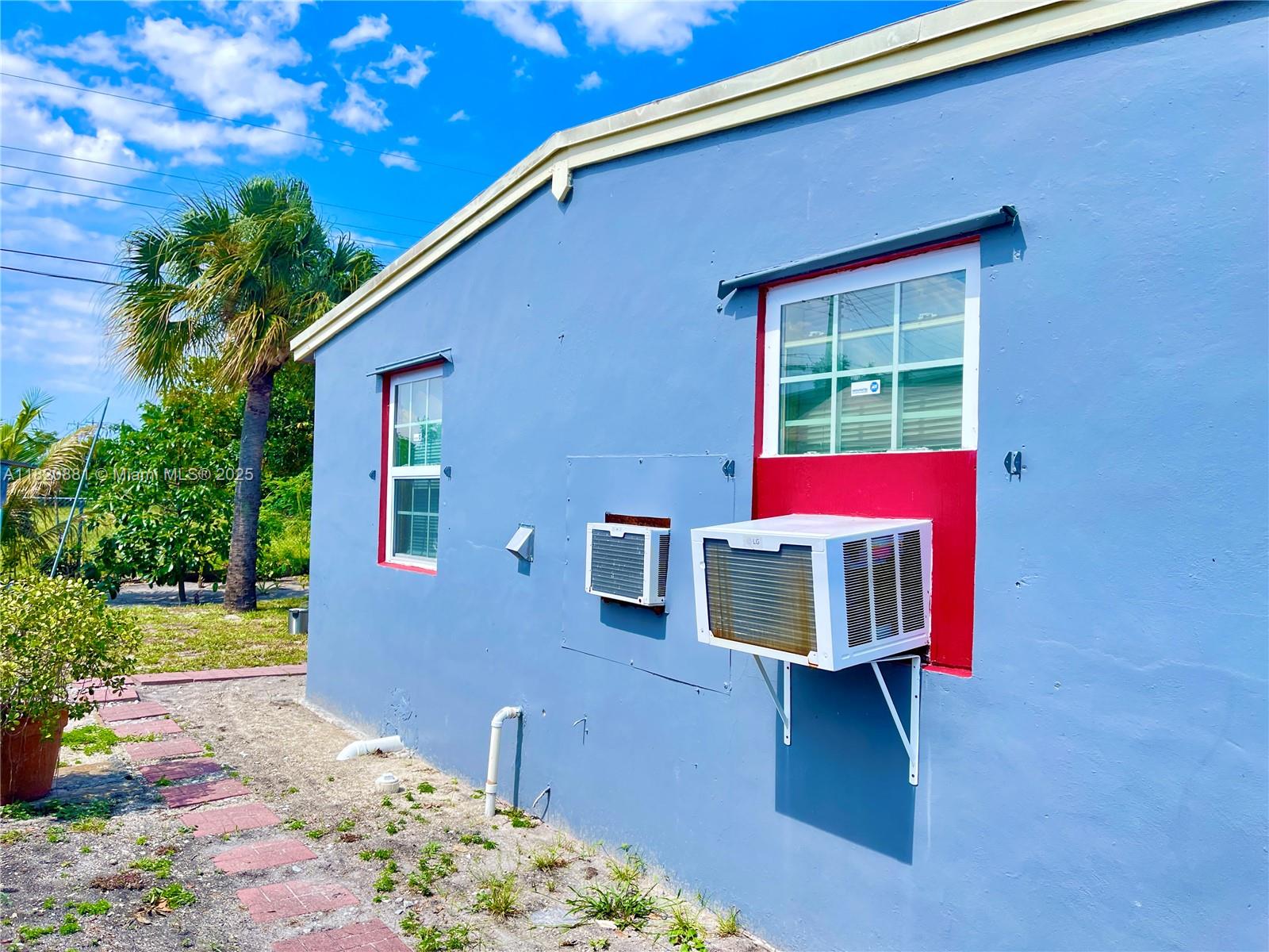 381 NW 16th St, Pompano Beach, Florida image 4