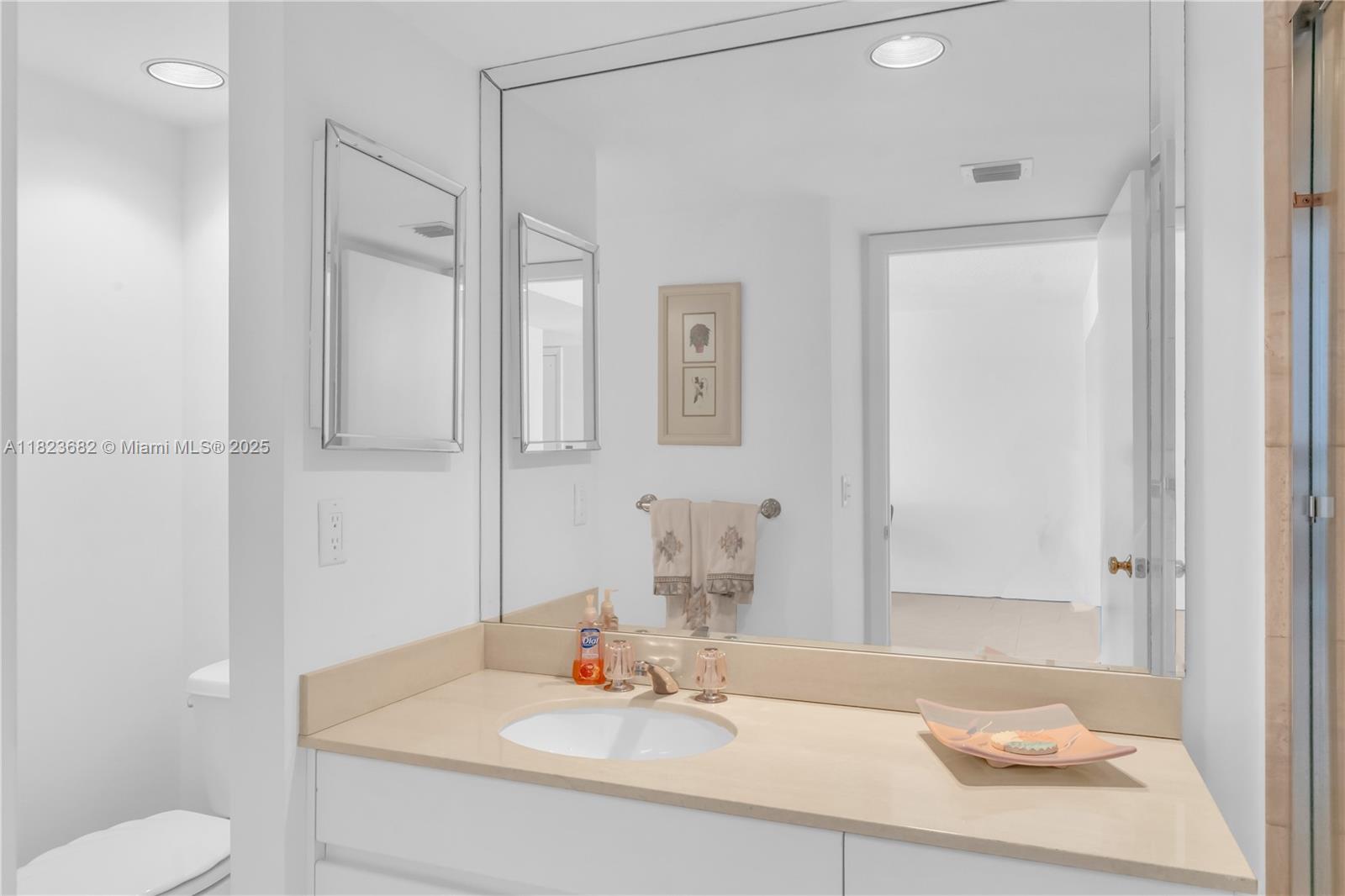 3771 NE 209th Ter, Aventura, Florida image 25