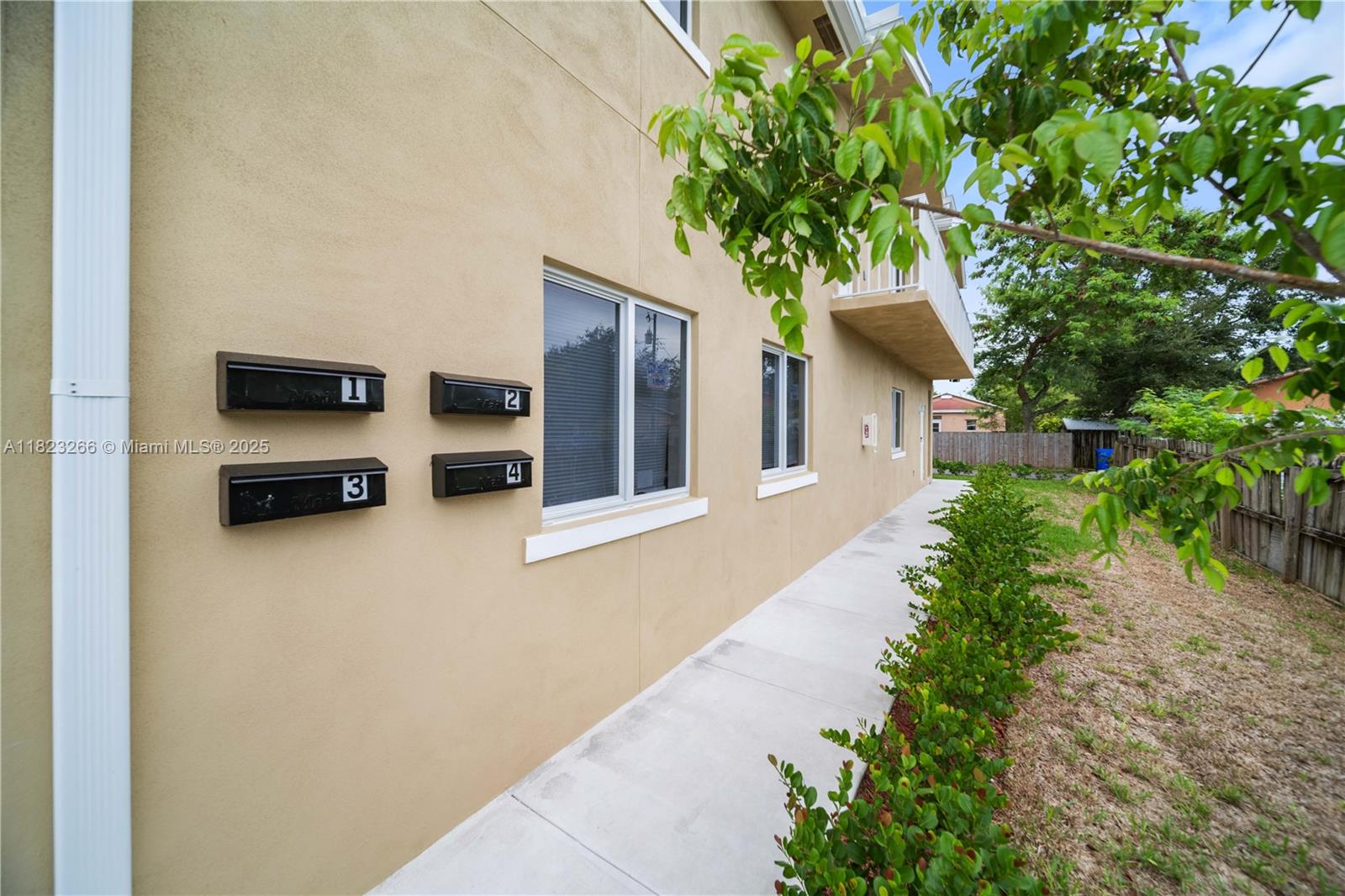 2311 Scott St, Hollywood, Florida image 2