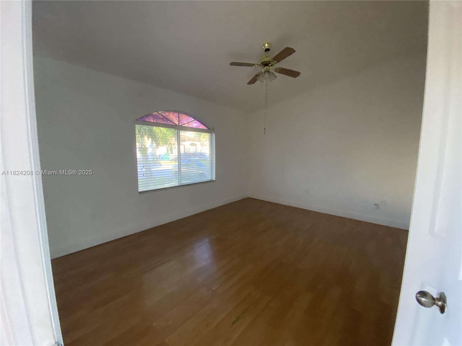 18942 NW 86th Ct, Hialeah, Florida image 7