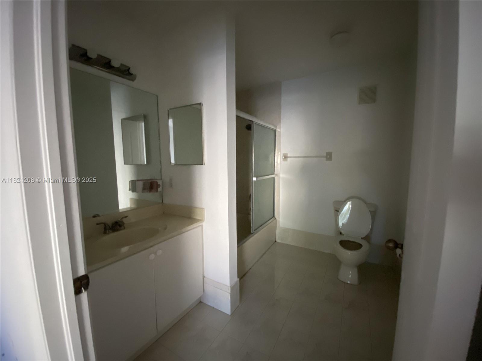 18942 NW 86th Ct, Hialeah, Florida image 8