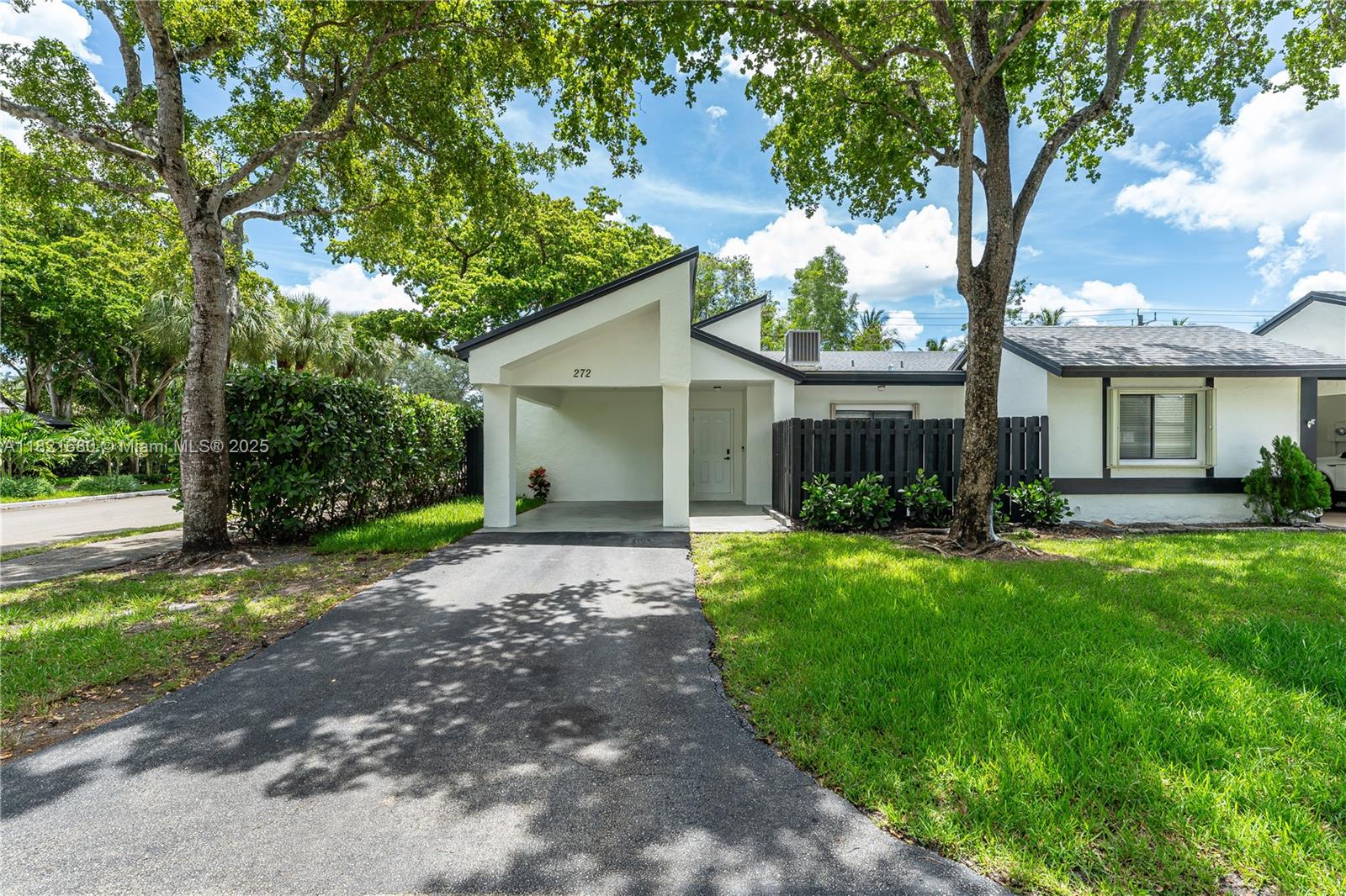 272 Fairway Cir #98, Weston, Florida image 27