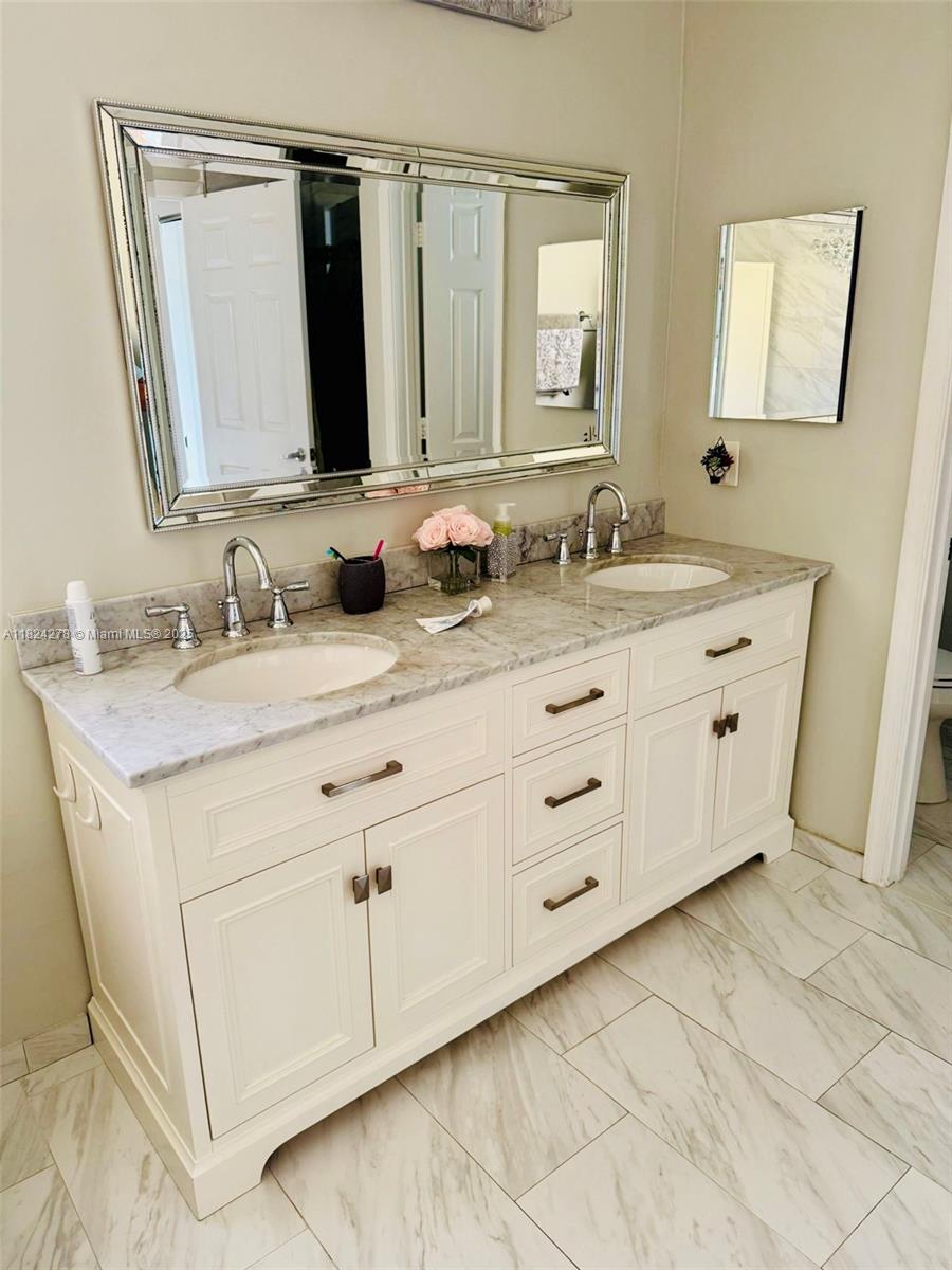 1325 Chenille Cir, Weston, Florida image 18