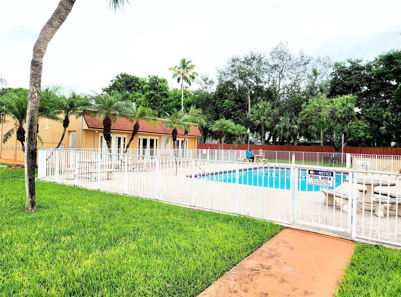 Property photo # 0