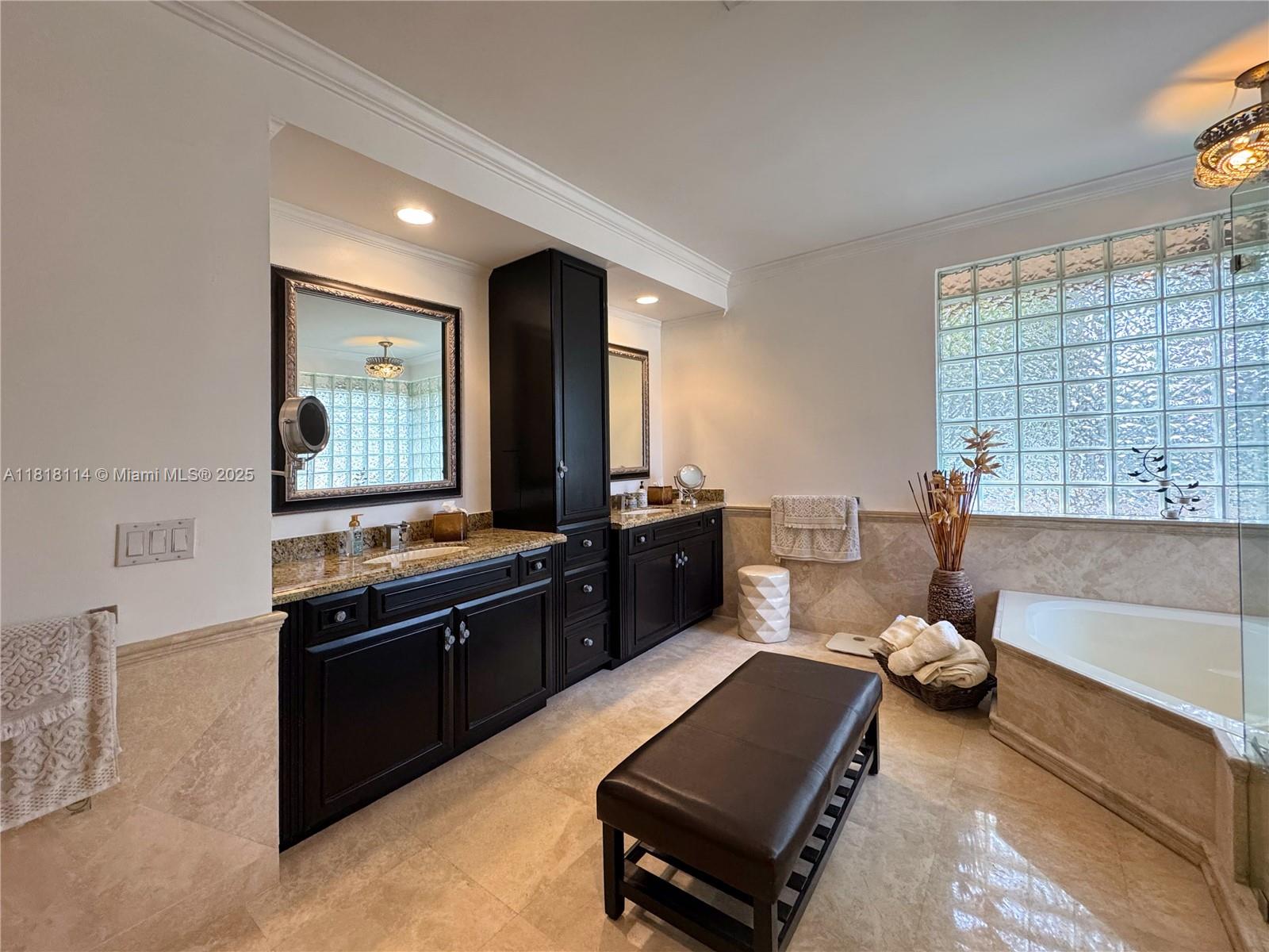 375 Sabal Way, Weston, Florida image 39