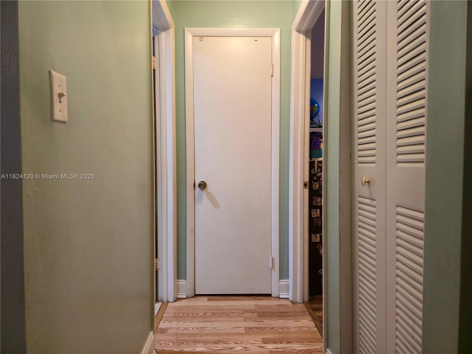 9410 S Meadows Cir, Miramar, Florida image 20