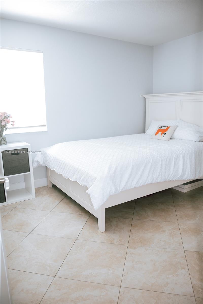 10919 NW 67th Ter, Doral, Florida image 40