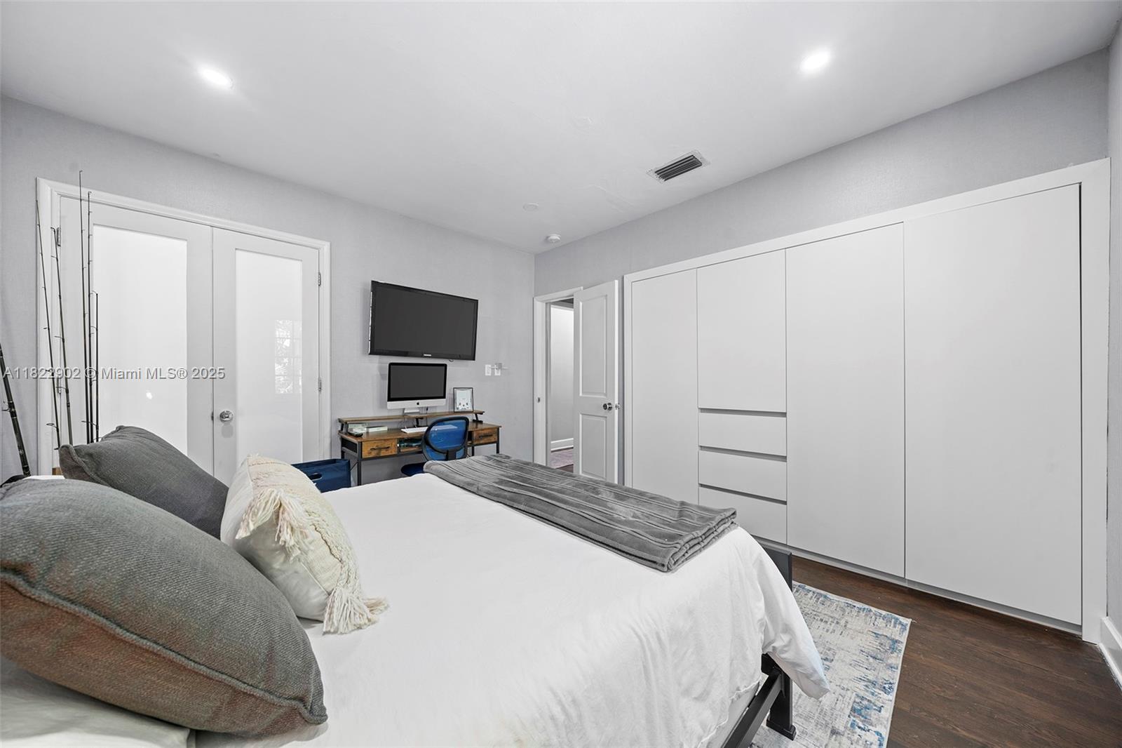 1213 Alberca St, Coral Gables, Florida image 11