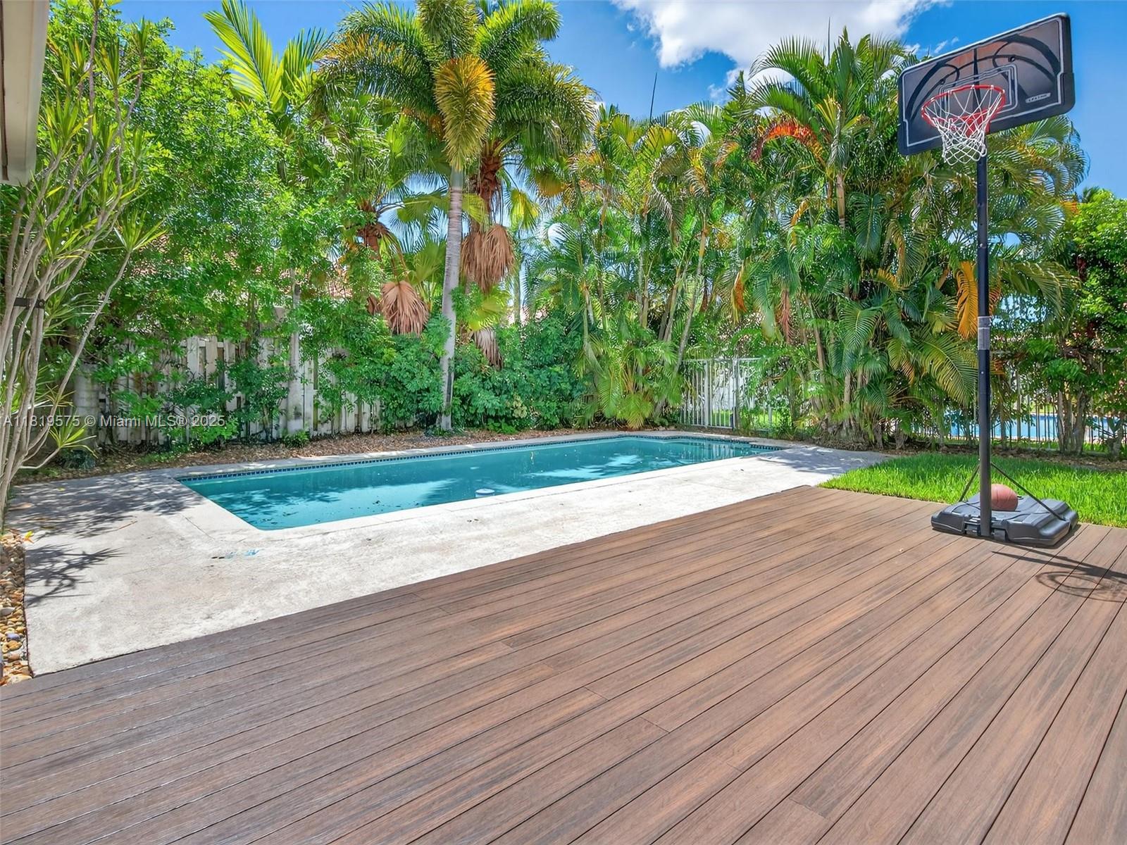 782 Lake Blvd, Weston, Florida image 2