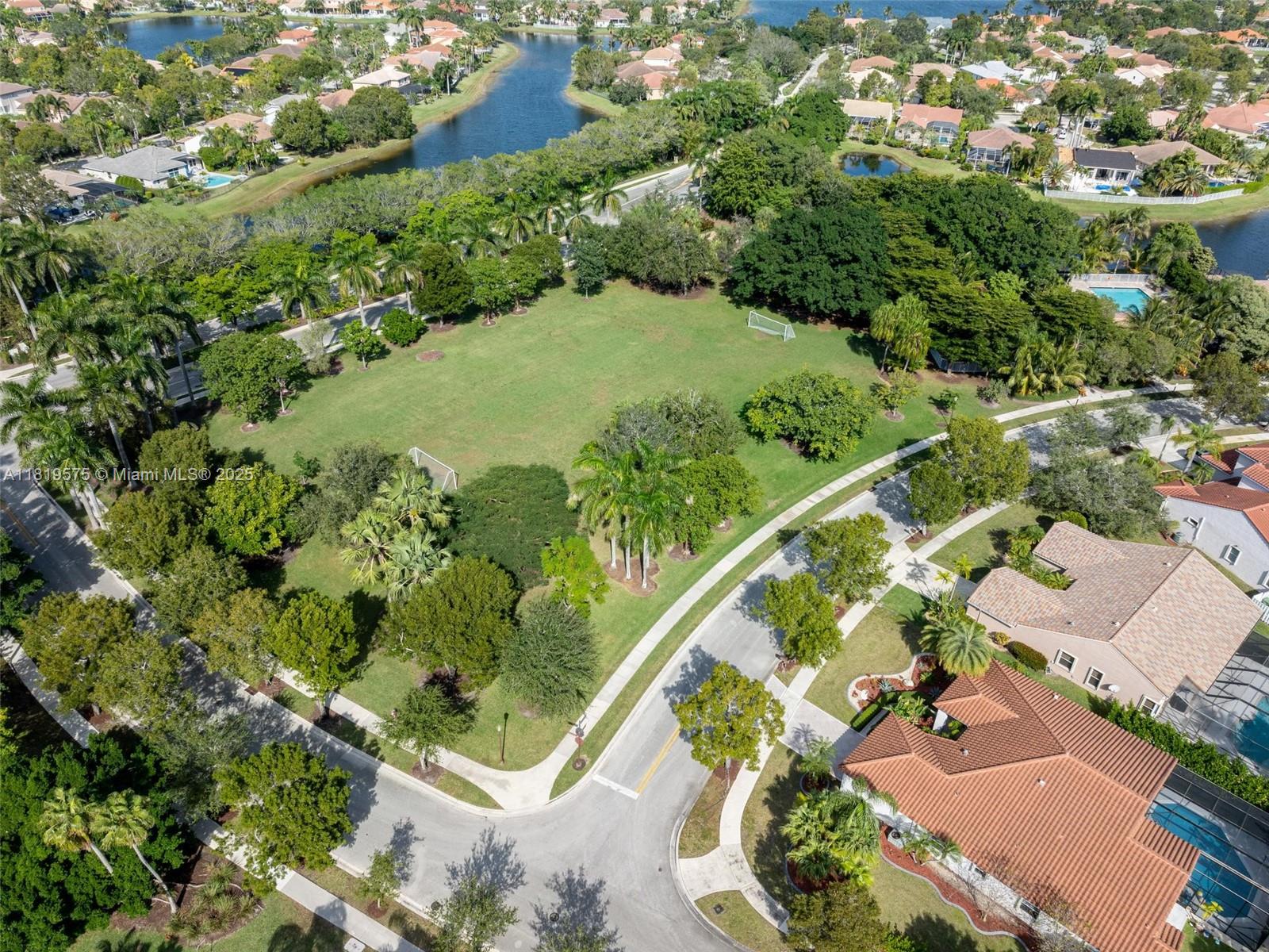 782 Lake Blvd, Weston, Florida image 40