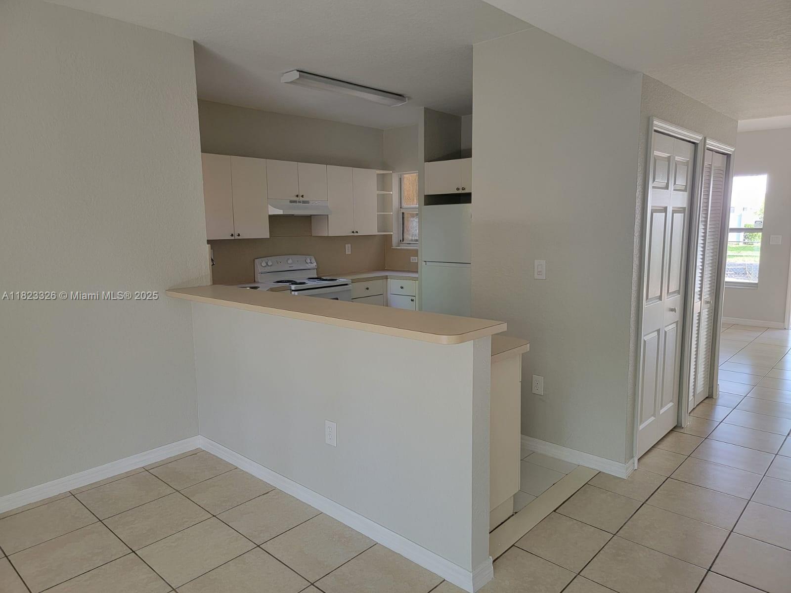 656 SW 11th St, Florida City, Florida image 4