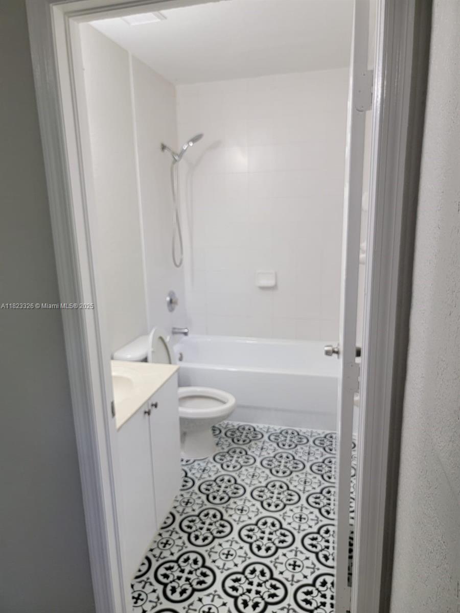 656 SW 11th St, Florida City, Florida image 9