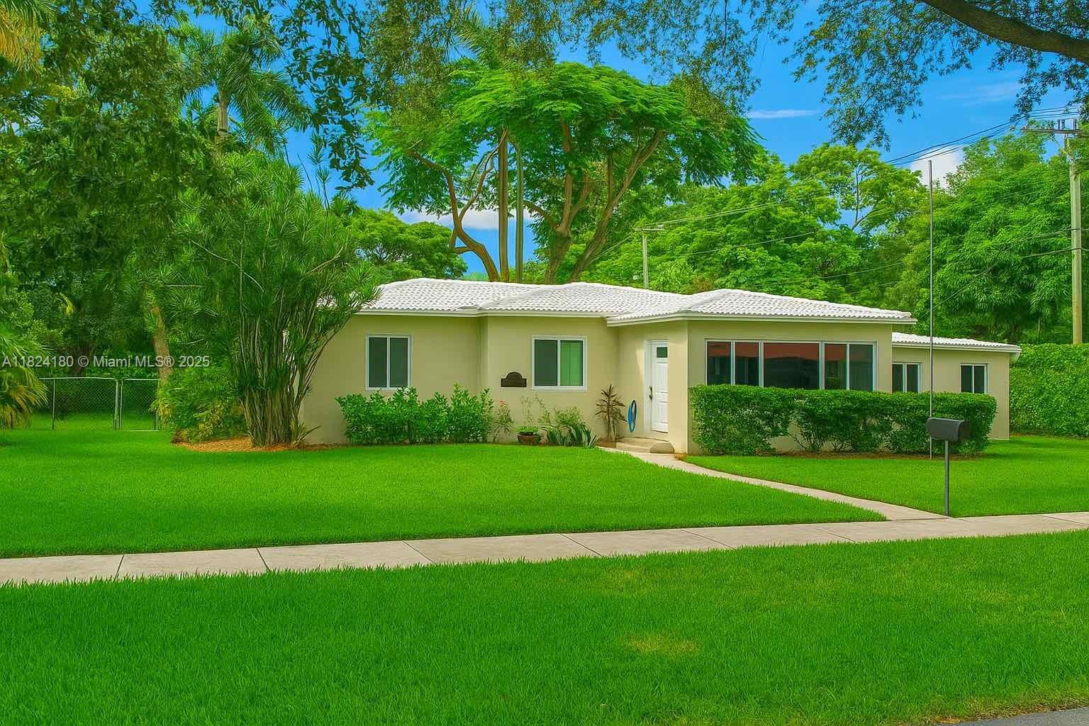 324 La Villa Dr, Miami Springs, Florida image 1