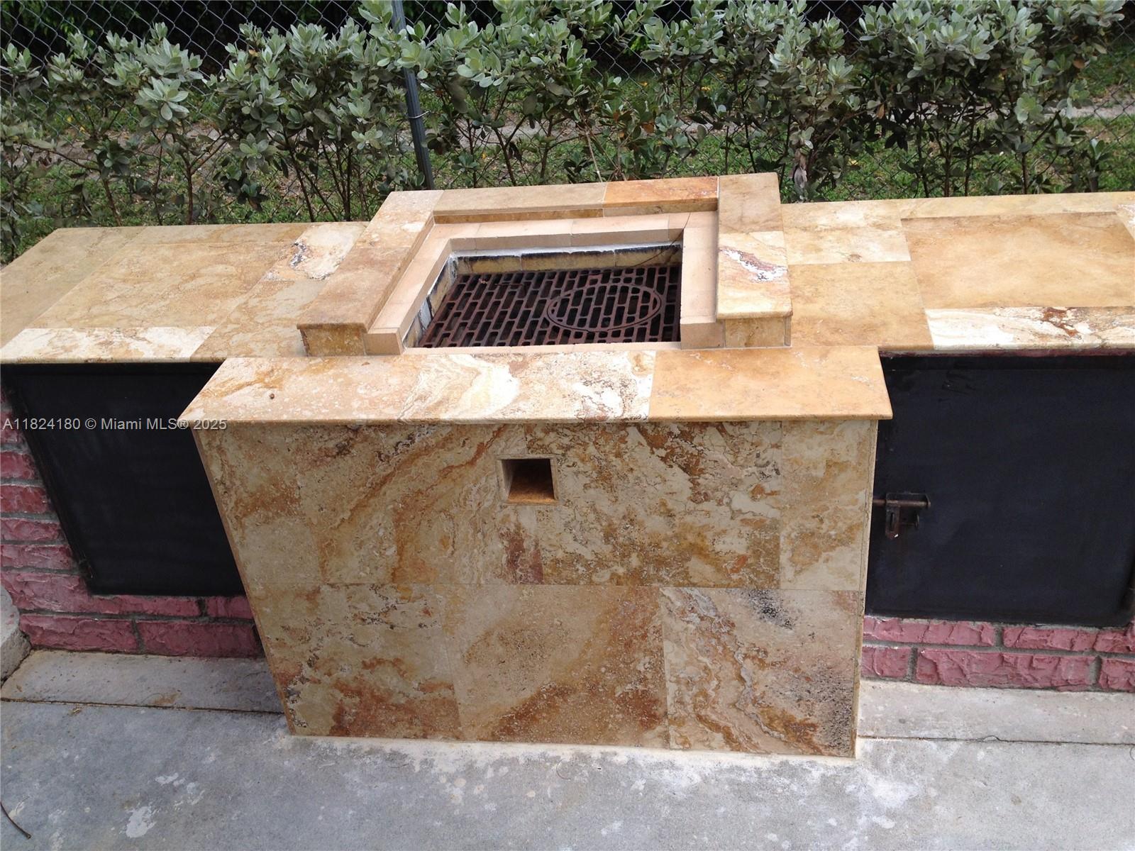 324 La Villa Dr, Miami Springs, Florida image 10