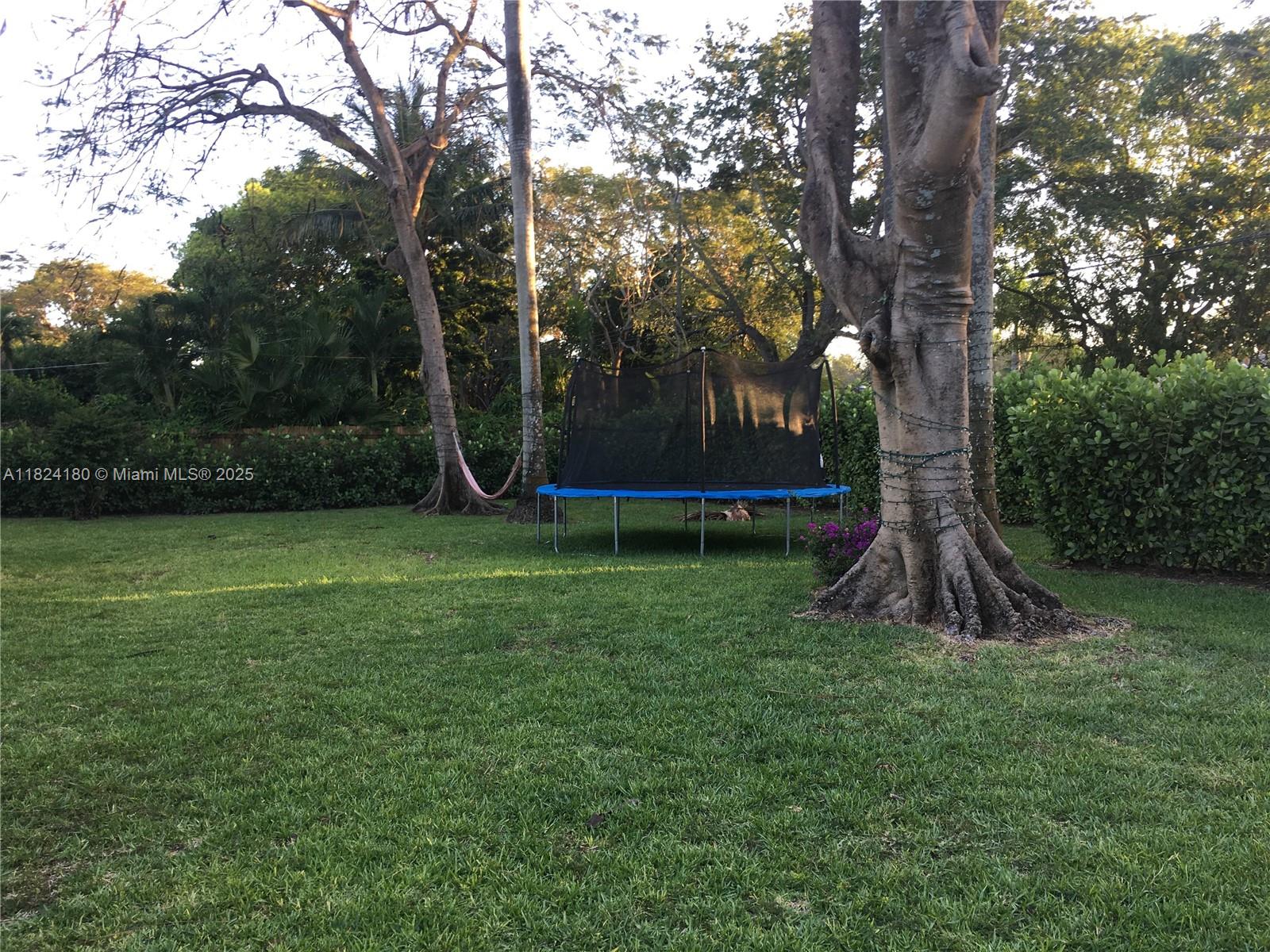 324 La Villa Dr, Miami Springs, Florida image 9