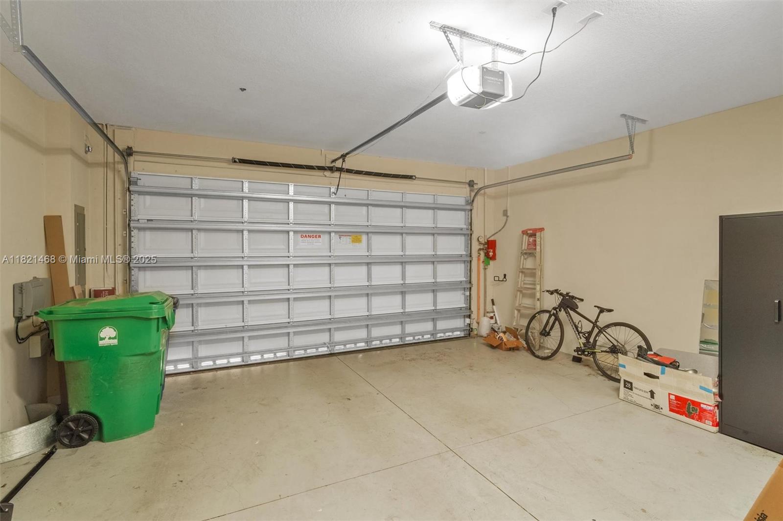 8144 Cascada Isles Dr, Cooper City, Florida image 35
