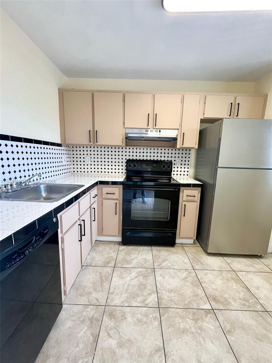 Property photo # 6
