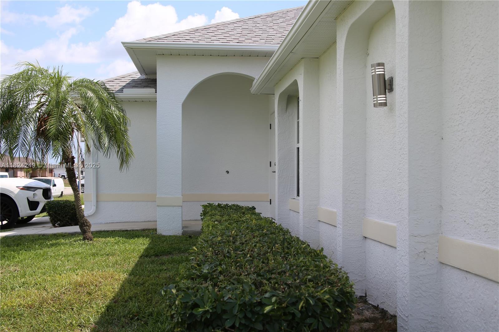 1716 NE 6th Pl, Cape Coral, Florida image 5