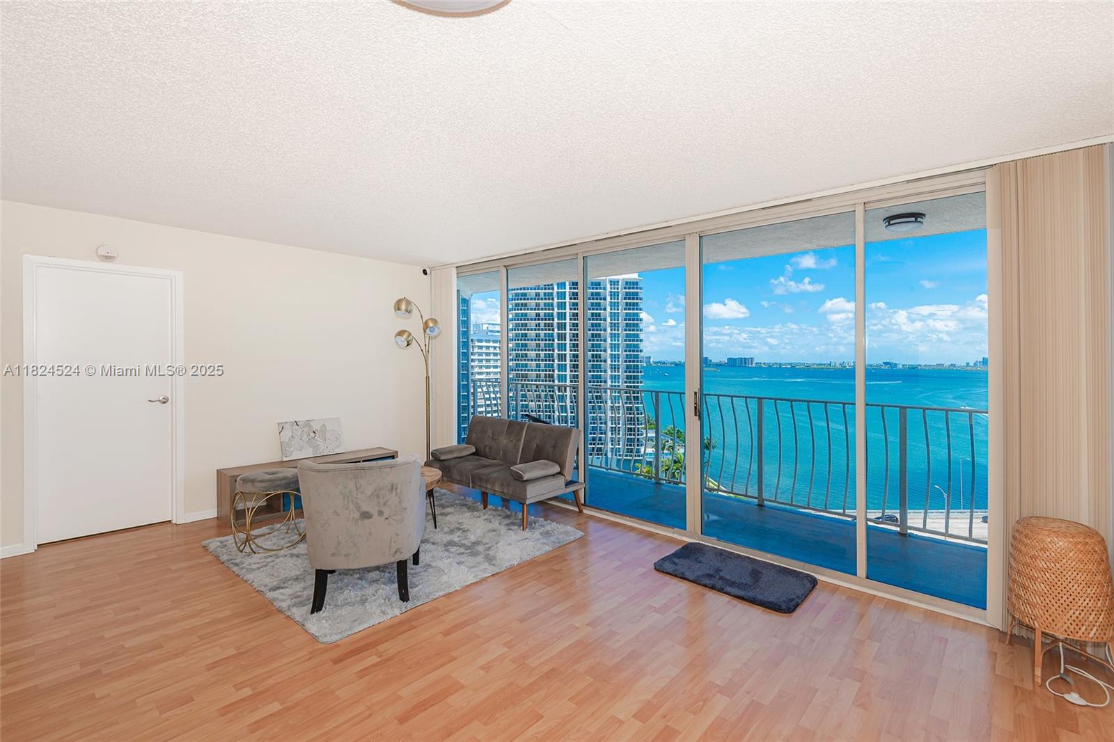7601 E Treasure Dr #1517, North Bay Village, Florida image 1