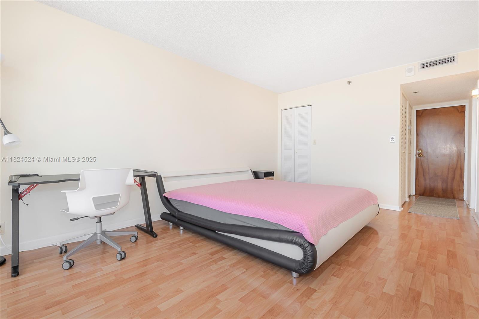 7601 E Treasure Dr #1517, North Bay Village, Florida image 13