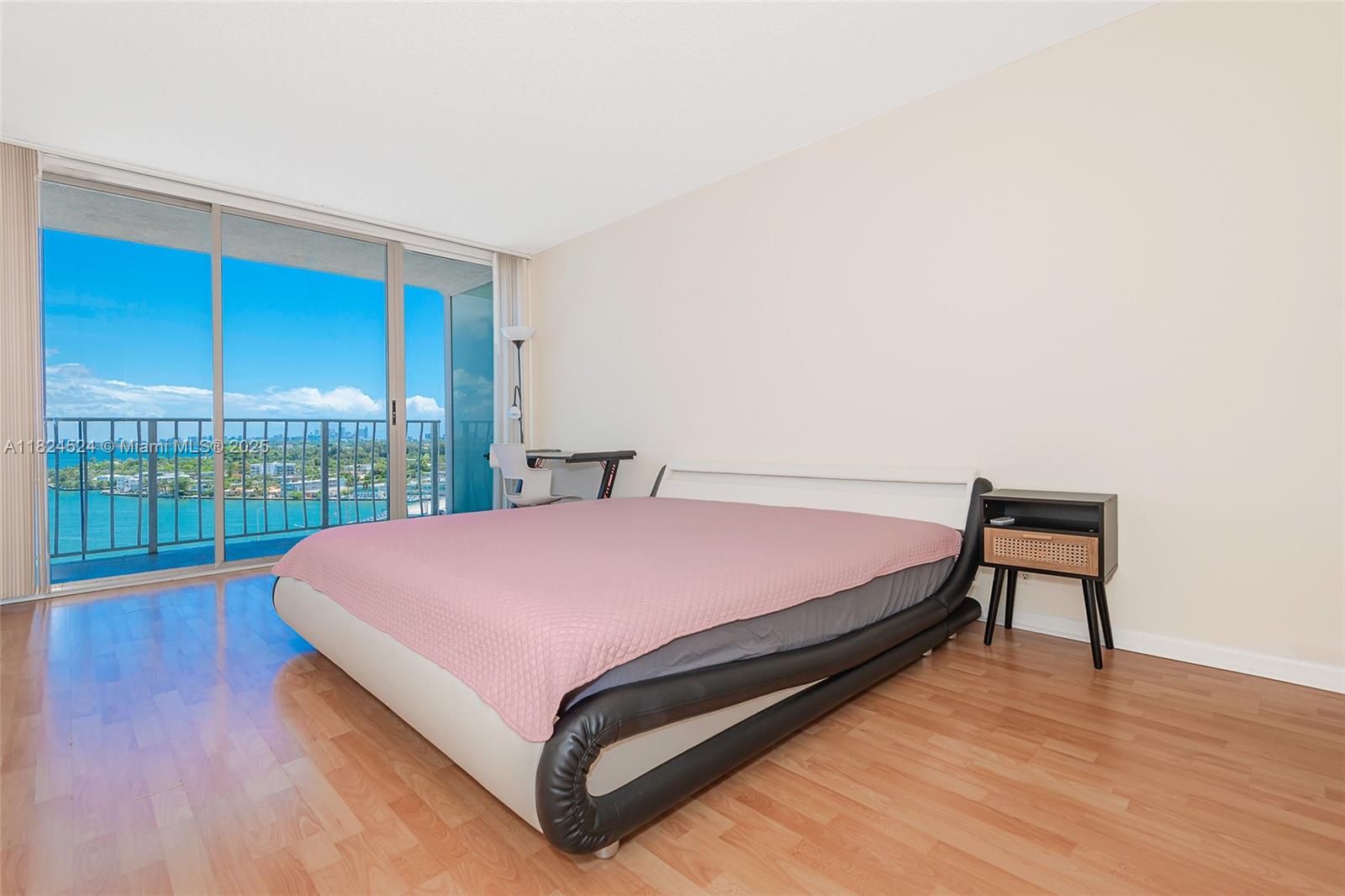 7601 E Treasure Dr #1517, North Bay Village, Florida image 15