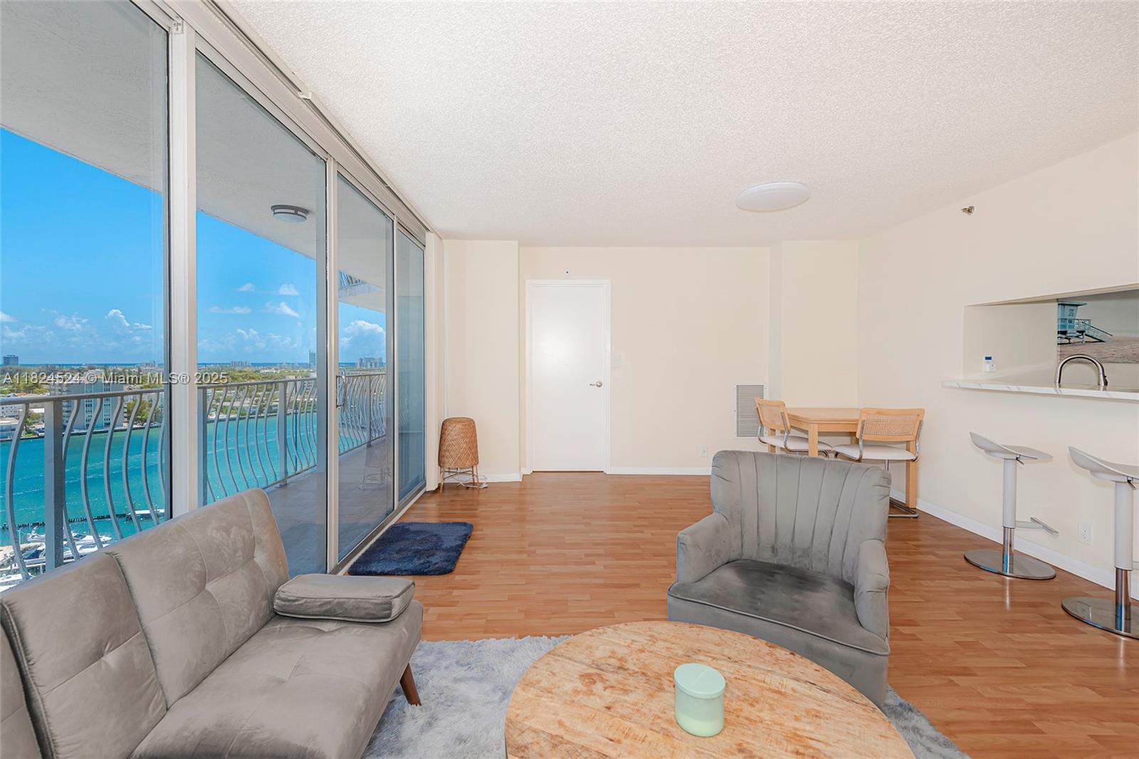 7601 E Treasure Dr #1517, North Bay Village, Florida image 2