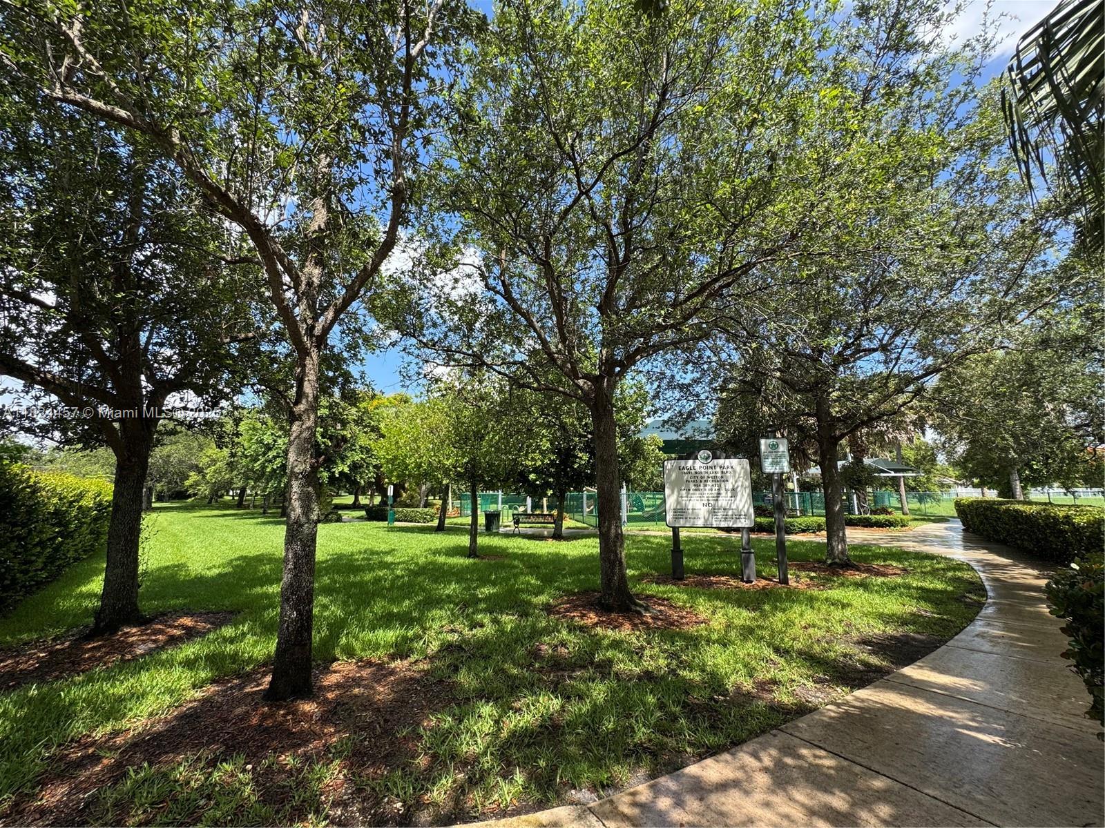 922 Falling Water Rd, Weston, Florida image 31