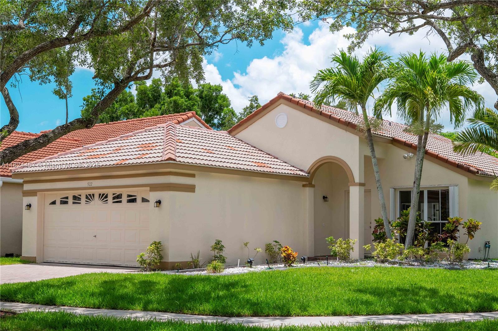922 Falling Water Rd, Weston, Florida image 4