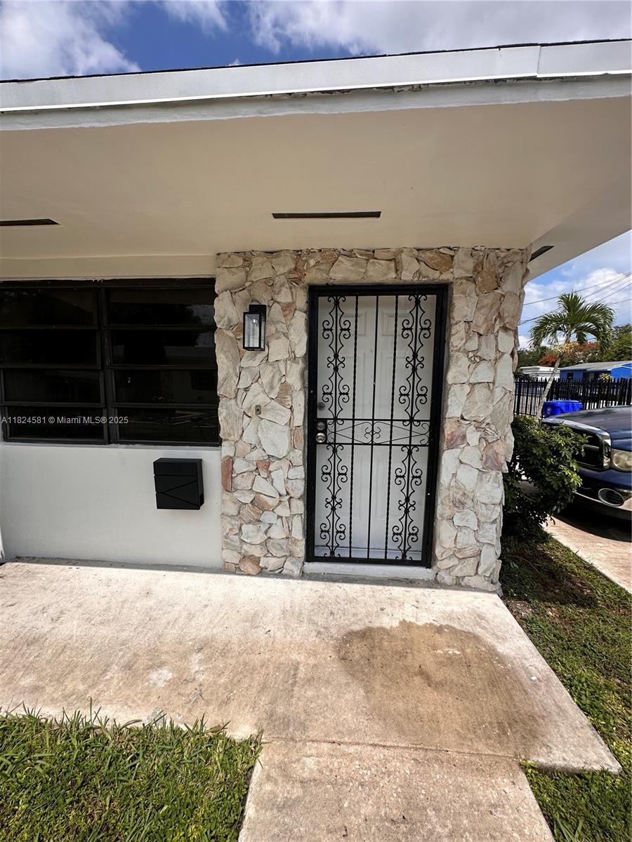1865 NW 55th Ter, Miami, Florida image 2