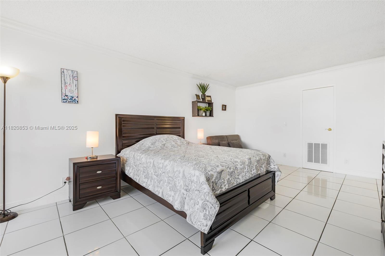 2017 S Ocean Dr #606, Hallandale Beach, Florida image 25