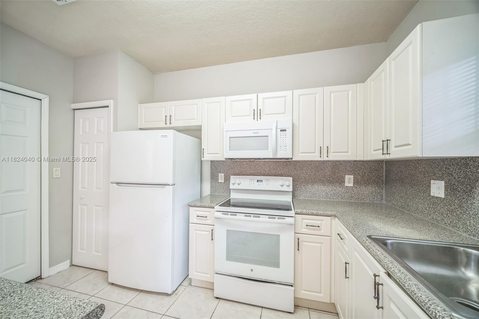 2903 SE 15th Ter, Homestead, Florida image 7