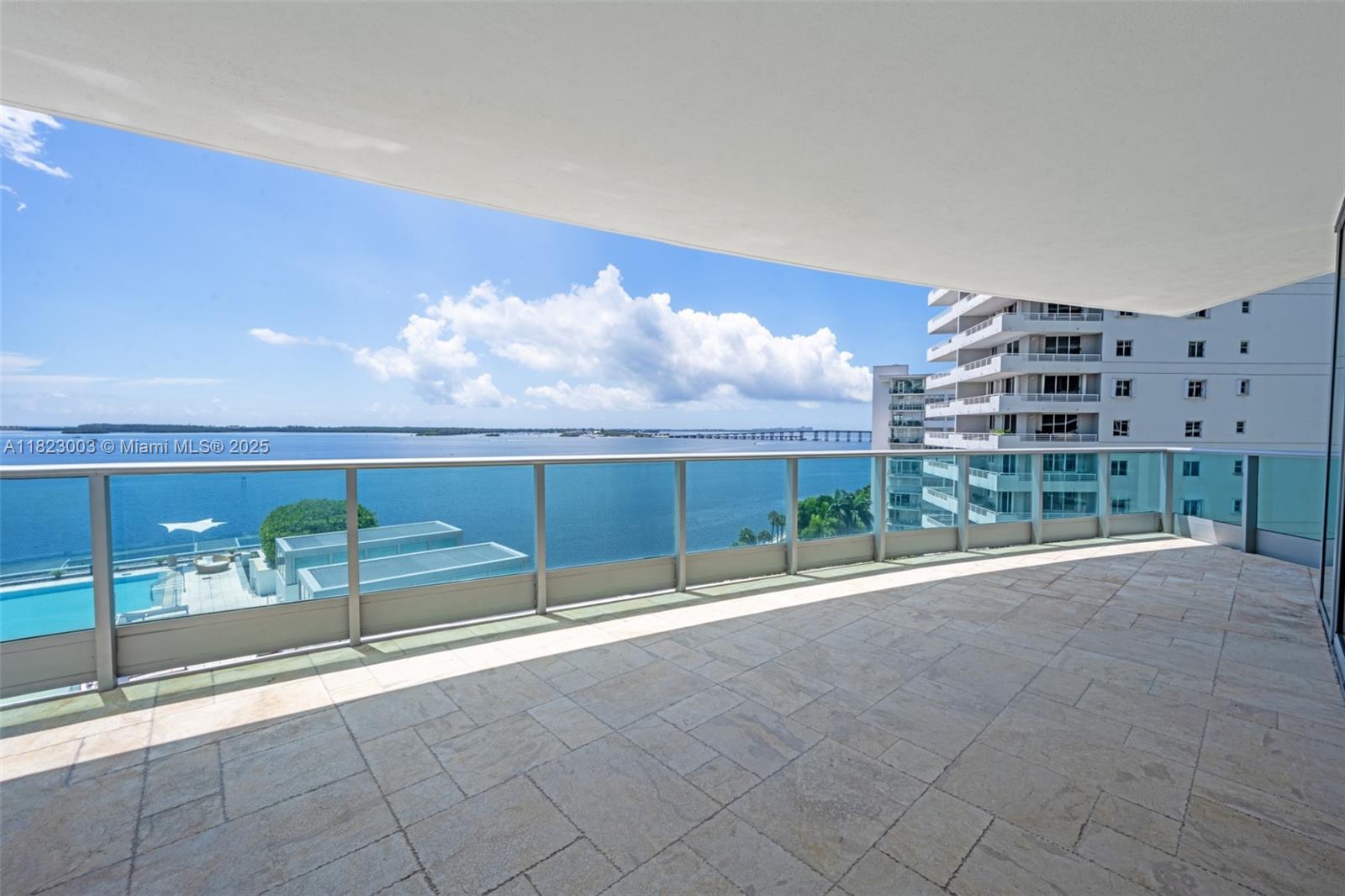 Apartamento à Venda em Miami, FL