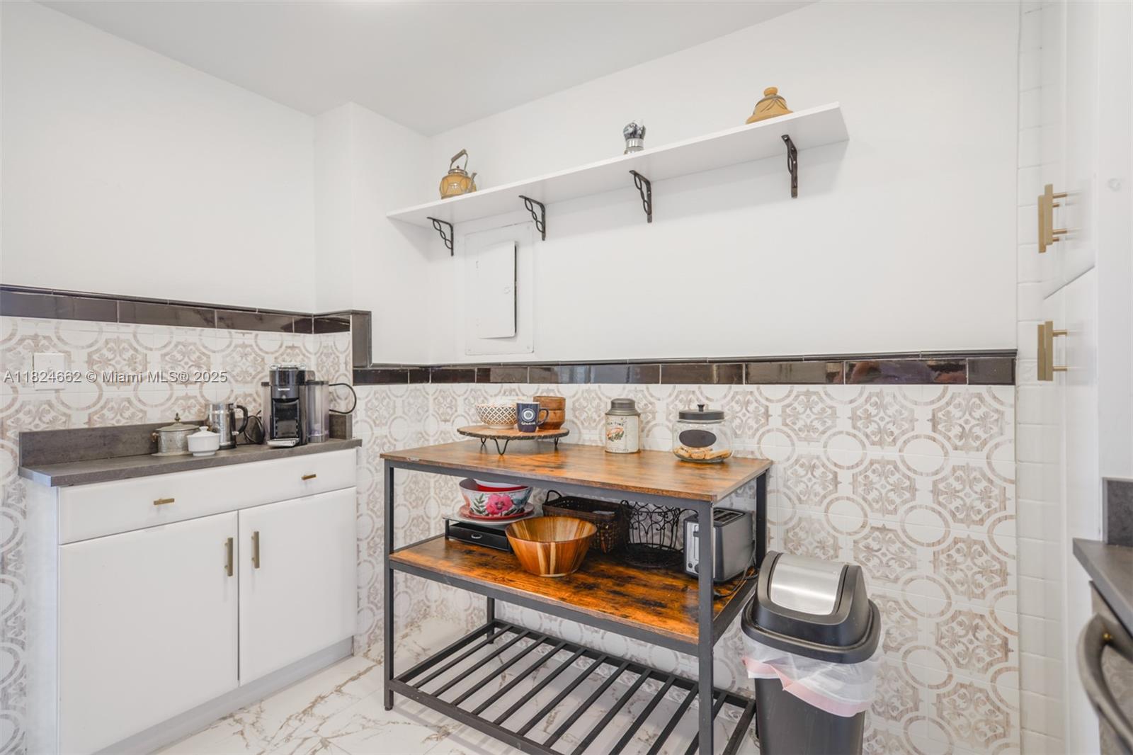 Property photo # 6