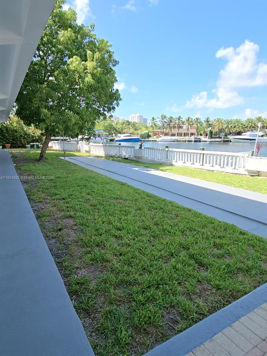 419 Golden Isles Dr #105, Hallandale Beach, Florida image 17