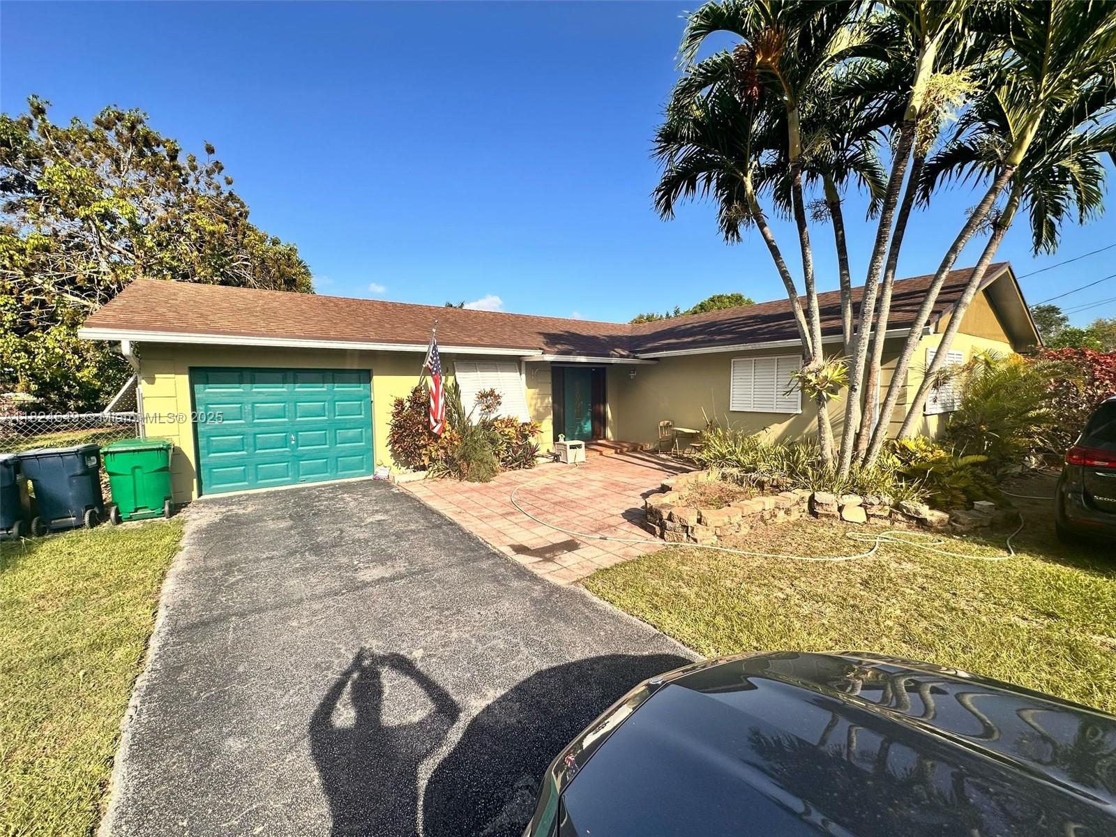 19348 SW 304th St, Homestead, Florida image 2